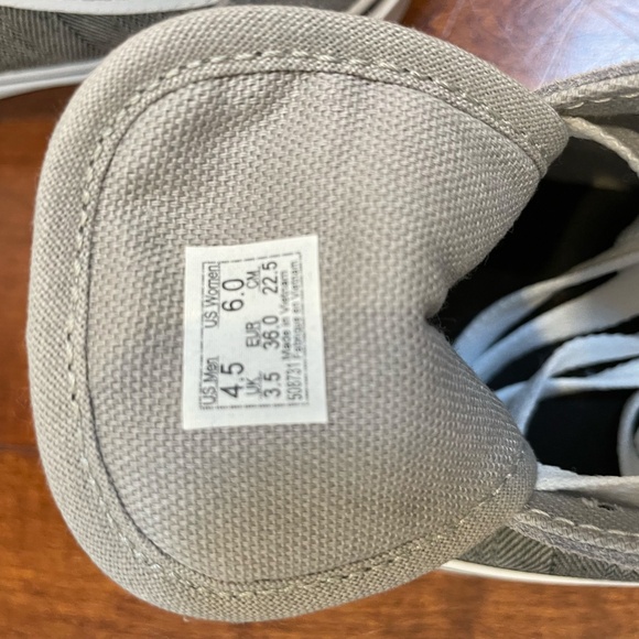 Vans Old Skool Sneakers - Picture 8 of 10